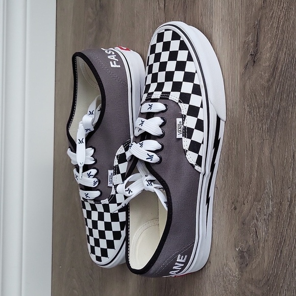 Vans Checkerboard Laceup Low Top - Picture 4 of 14